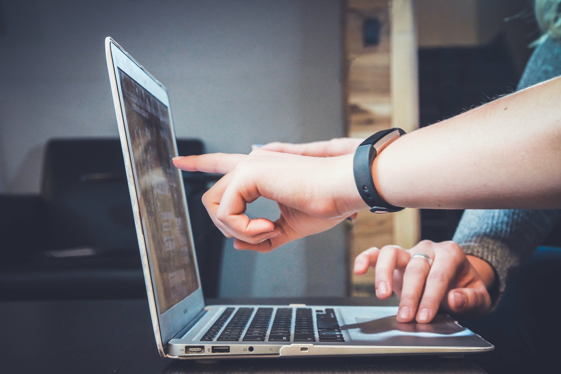 10 Reasons Your Business Should Have A Professional Website Design.